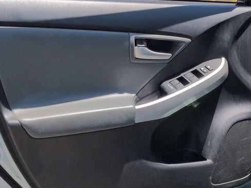 Used 2015 Toyota Prius Three FWD image 23