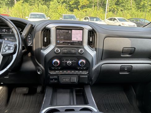 Used 2022 GMC Sierra 1500 SLT w/ SLT Premium Plus Package AWD/4WD image 3