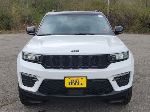 Used 2025 Jeep Grand Cherokee Limited AWD/4WD image 2