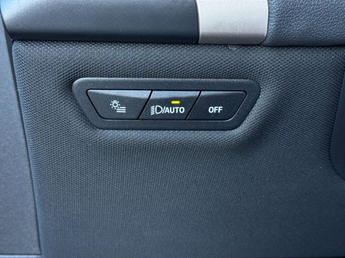 Used 2022 BMW iX xDrive50 w/ Sport Package image 19