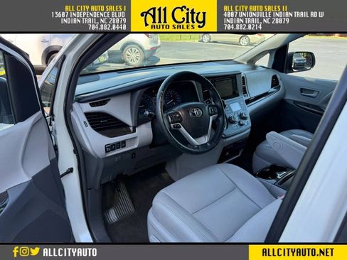 Used 2015 Toyota Sienna XLE Premium FWD image 10