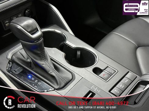 Used 2022 Toyota Highlander XLE image 27