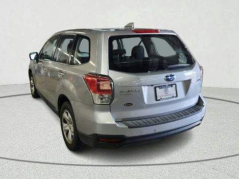Used 2017 Subaru Forester 2.5i AWD/4WD image 6