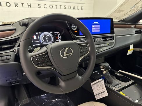 New 2025 Lexus ES 300h w/ Premium Package image 7