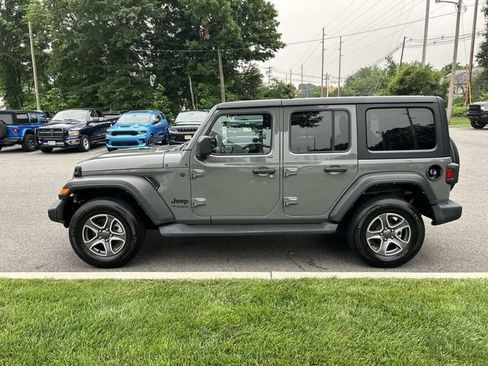 Used 2022 Jeep Wrangler Unlimited Sport AWD/4WD image 5