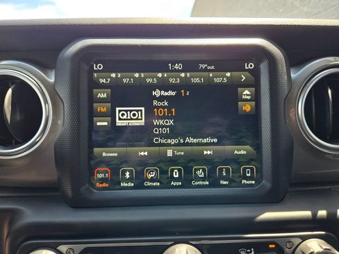 Used 2018 Jeep Wrangler Unlimited Sahara AWD/4WD image 22