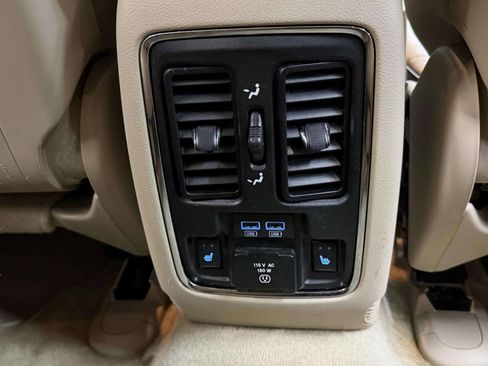 Used 2018 Jeep Grand Cherokee Overland image 24