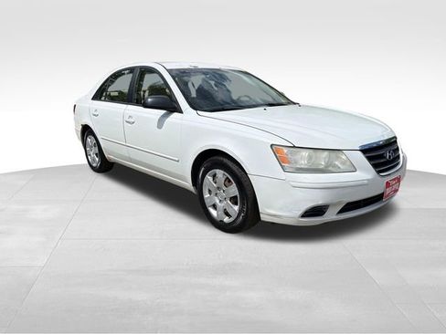 Used 2009 Hyundai Sonata GLS FWD image 1