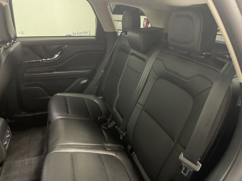 Used 2025 Lincoln Corsair AWD w/ Equipment Group 101A image 23