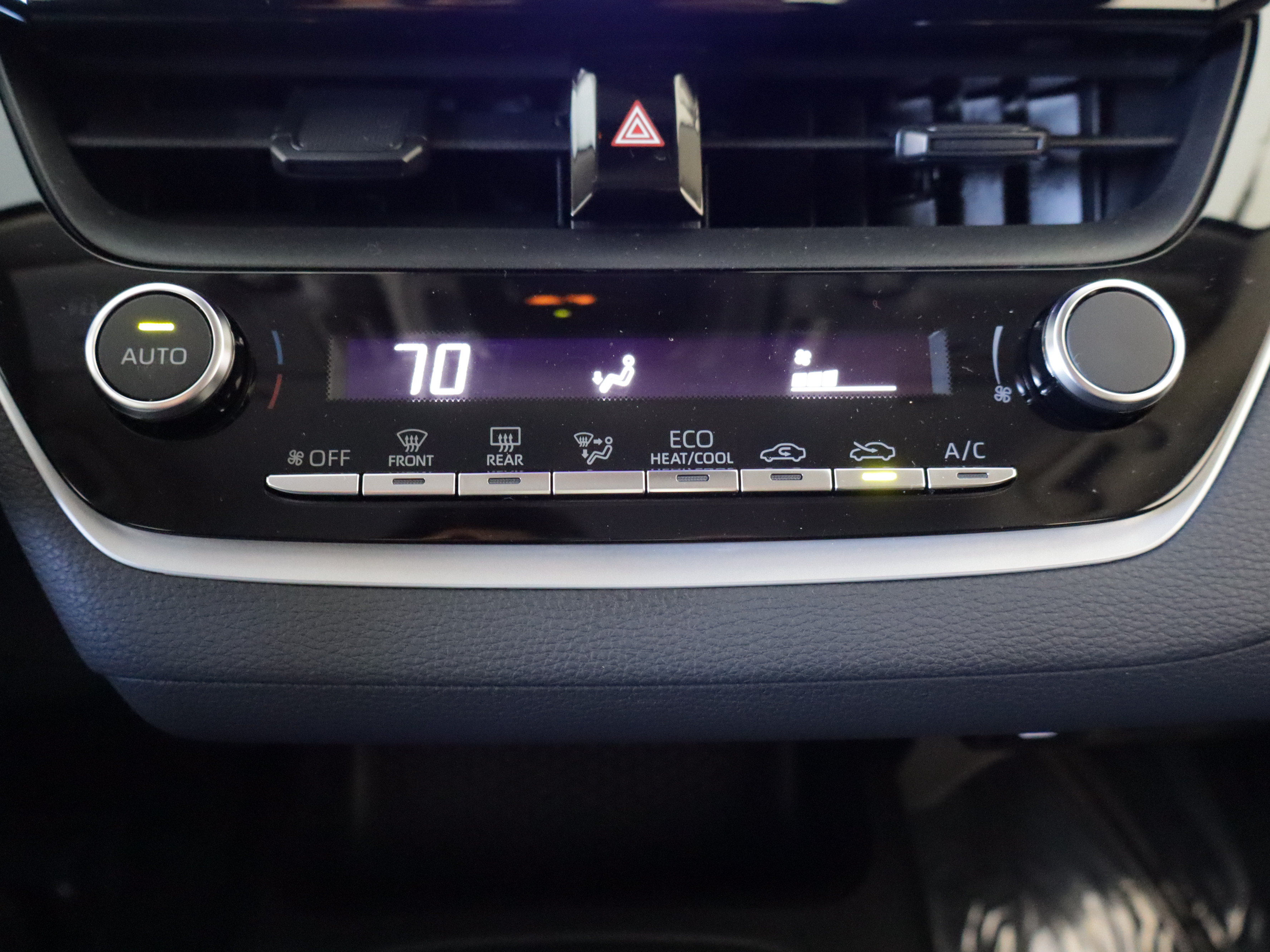 Used 2023 Toyota Corolla LE w/ Carpet Mat Package (TMS) FWD image 14