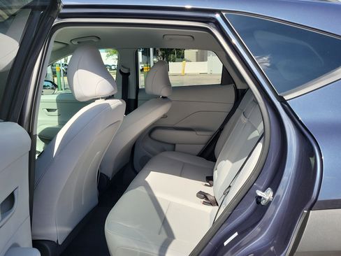 Used 2025 Hyundai Kona SEL FWD image 11