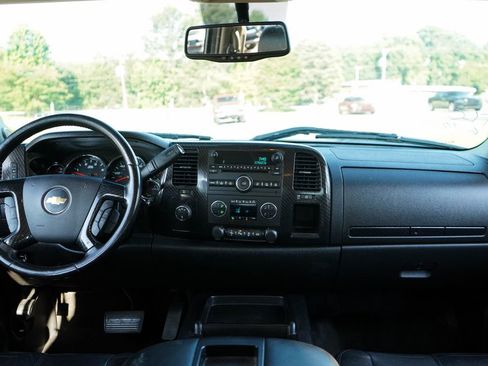 Used 2014 Chevrolet Silverado 2500 LT w/ Z71 Appearance Package AWD/4WD image 10