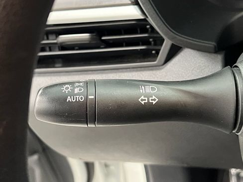 Used 2025 Nissan Altima 2.5 SV FWD image 46