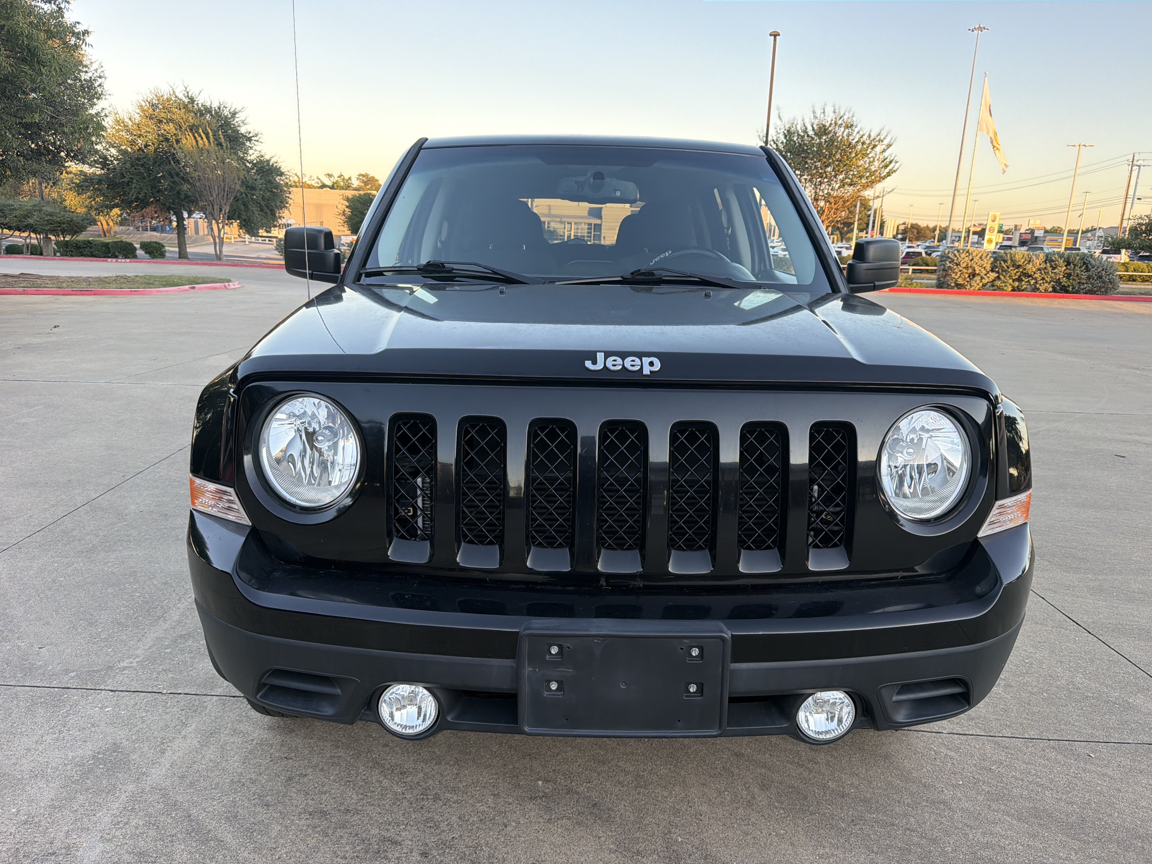 Used 2016 Jeep Patriot Sport FWD image 2