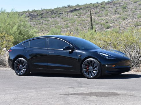 Used 2022 Tesla Model 3 Performance AWD/4WD image 3