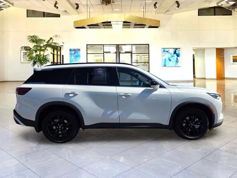Certified 2025 INFINITI QX60 Luxe w/ Black Edition AWD/4WD image 4