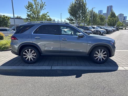 Certified 2025 Mercedes-Benz GLE 450e 4MATIC w/ Driver Assistance Package image 6