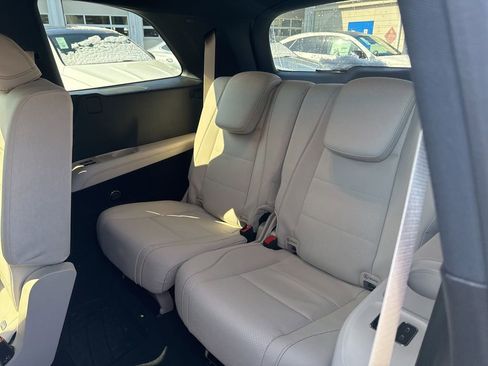 Used 2025 Mercedes-Benz GLS 450 4MATIC image 12