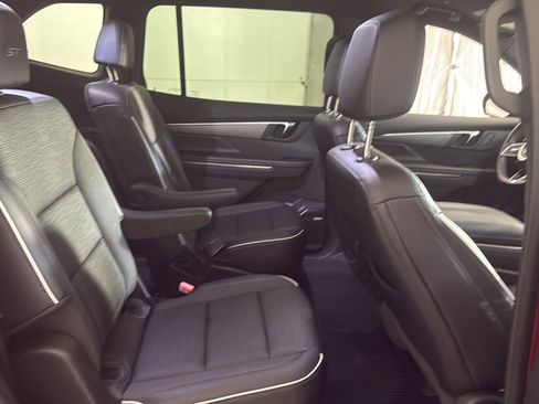 Used 2025 Buick Enclave Sport Touring w/ Trailering Package, 5000 lbs. FWD image 12