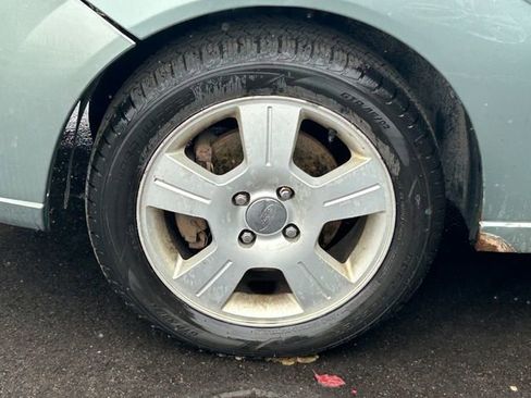 Used 2006 Ford Focus ZX4 Sedan FWD image 8