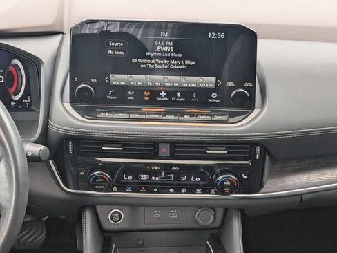 Used 2023 Nissan Rogue Platinum w/ Platinum Premium Package FWD image 18