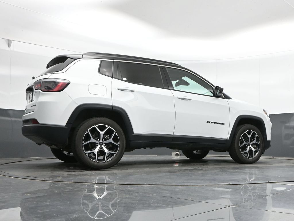 Used 2025 Jeep Compass Limited AWD/4WD image 41