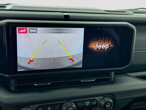 Used 2024 Jeep Wrangler High Altitude image 10