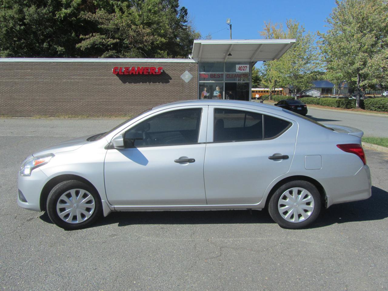Used 2017 Nissan Versa S Plus FWD image 7