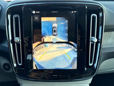 New 2026 Volvo XC40 B5 Plus w/ Protection Package Premier image 9