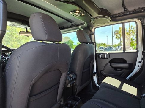 Used 2022 Jeep Gladiator Sport AWD/4WD image 23