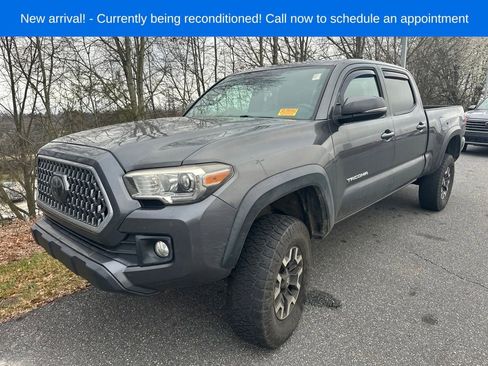 Used 2018 Toyota Tacoma TRD Off-Road w/ TRD Premium Off Road Package image 1