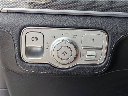 Used 2023 Mercedes-Benz GLE 450 4MATIC image 11