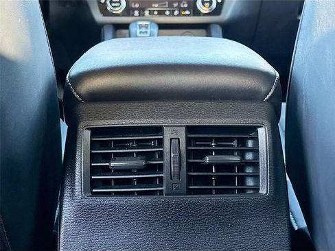 Used 2024 Mitsubishi Outlander SE image 29