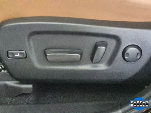 Used 2019 Toyota Highlander Limited image 15