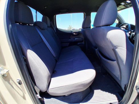 Used 2019 Toyota Tacoma TRD Off-Road w/ Technology Package AWD/4WD image 24