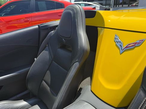 Used 2014 Chevrolet Corvette Stingray Convertible w/ 2LT Preferred Equipment Group RWD image 15