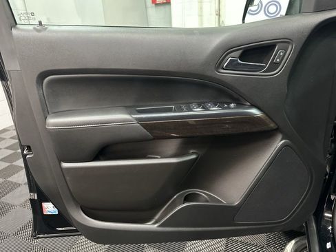 Used 2020 GMC Canyon SLE w/ Elevation Edition AWD/4WD image 17