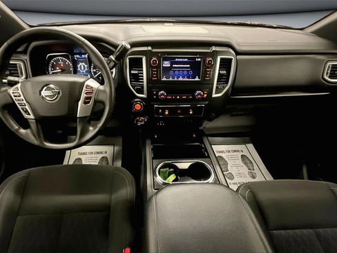 Used 2019 Nissan Titan SV w/ SV Convenience Package image 8