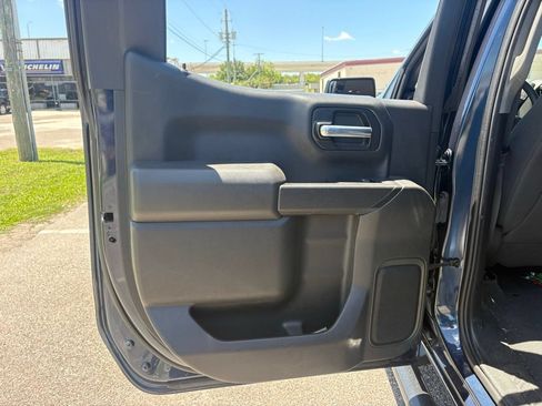 Used 2022 Chevrolet Silverado 1500 Custom w/ LPO, Dark Essentials Package RWD image 12