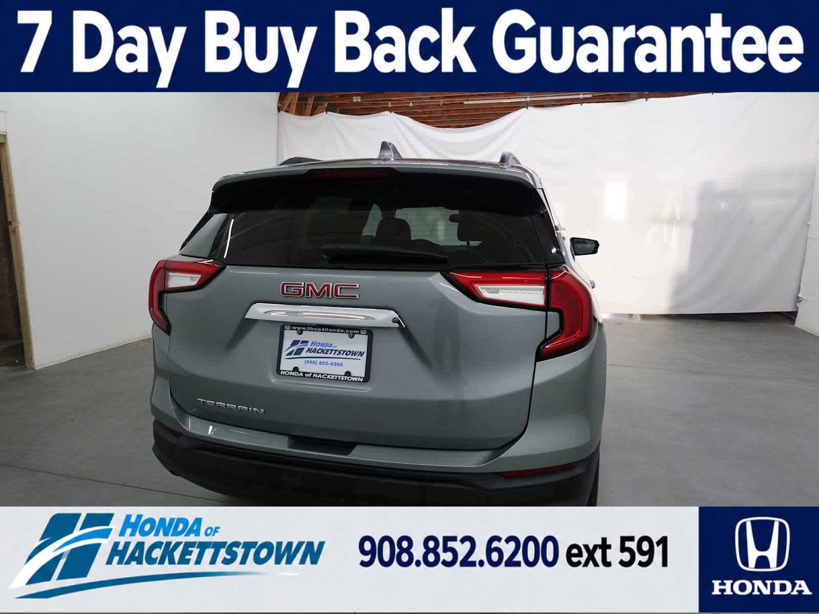 Used 2023 GMC Terrain SLE w/ Driver Convenience Package FWD image 5