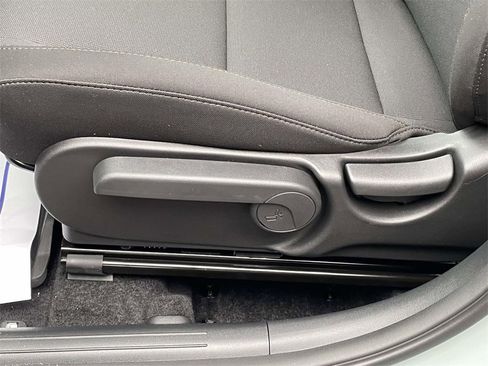 New 2026 Hyundai Kona SE image 16