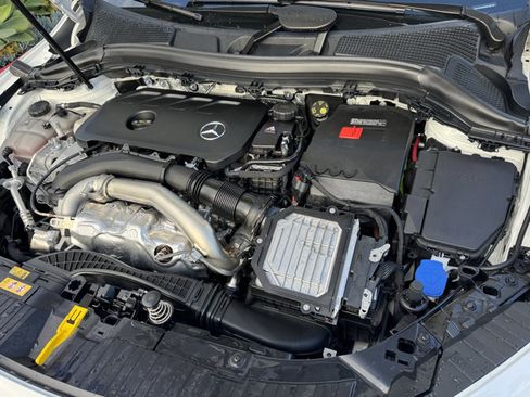 Used 2025 Mercedes-Benz GLA 250 4MATIC image 5