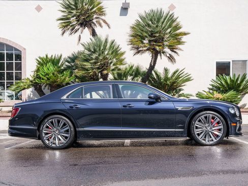 Used 2025 Bentley Flying Spur Plug-In Hybrid image 5