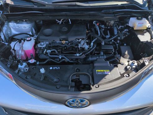 Used 2021 Toyota Sienna XLE image 22