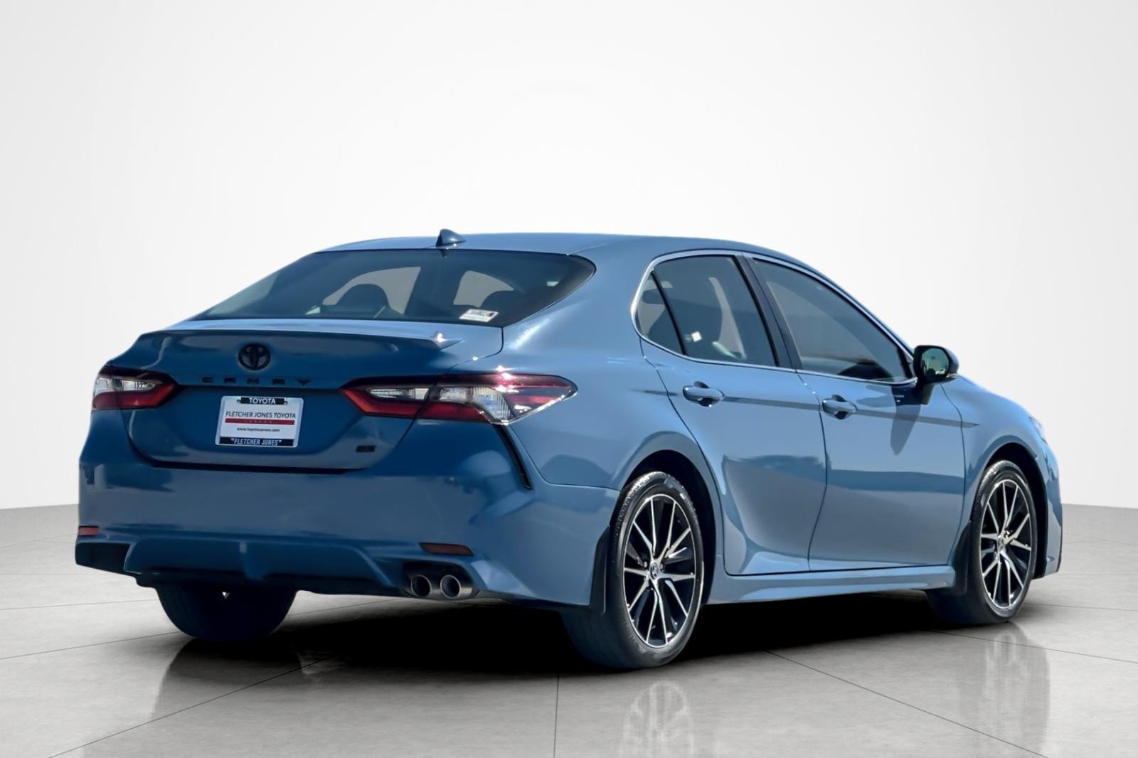 Certified 2024 Toyota Camry SE FWD image 5