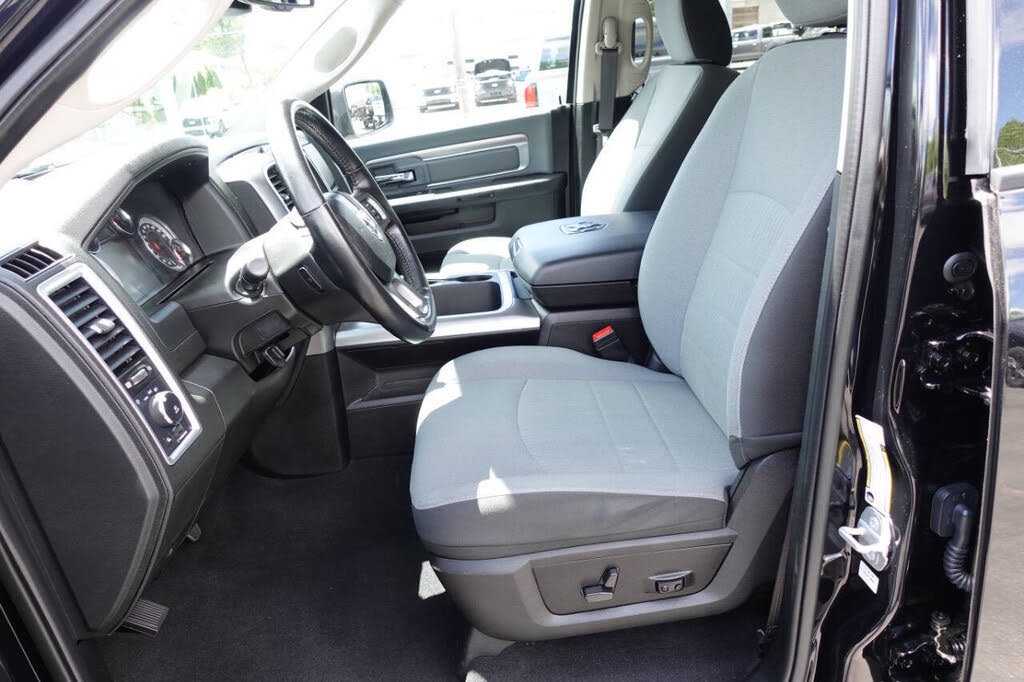 Used 2022 RAM 1500 Classic SLT w/ Electronics Convenience Group AWD/4WD image 19