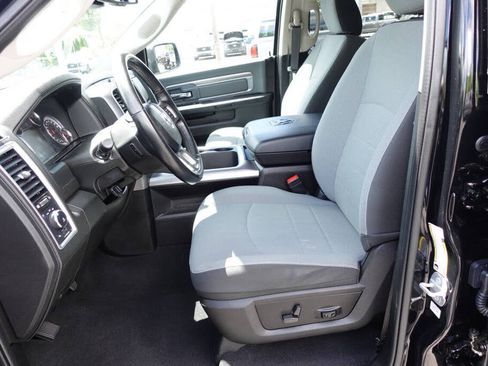 Used 2022 RAM 1500 Classic SLT w/ Electronics Convenience Group AWD/4WD image 19
