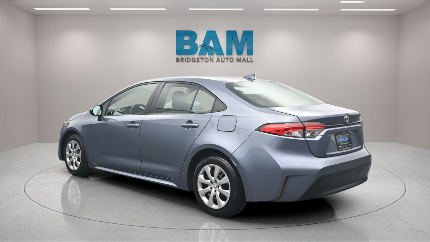 Used 2024 Toyota Corolla LE FWD image 4