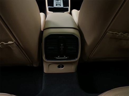 Used 2024 Porsche Macan S image 18