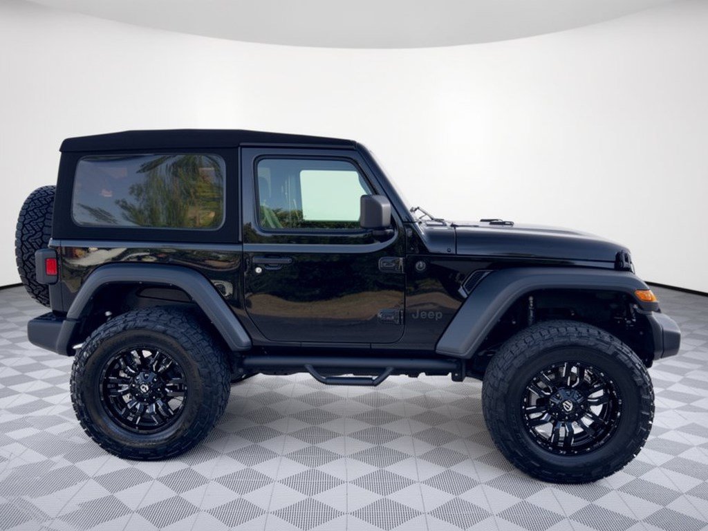 Used 2023 Jeep Wrangler Sport AWD/4WD image 8